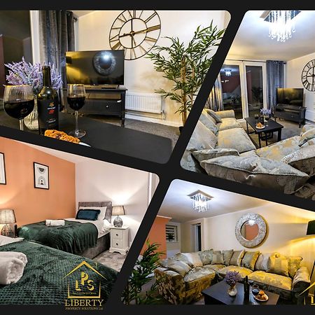 6 Guests * 4 Bedroom * Free Wi-Fi *헌팅던 외부 사진