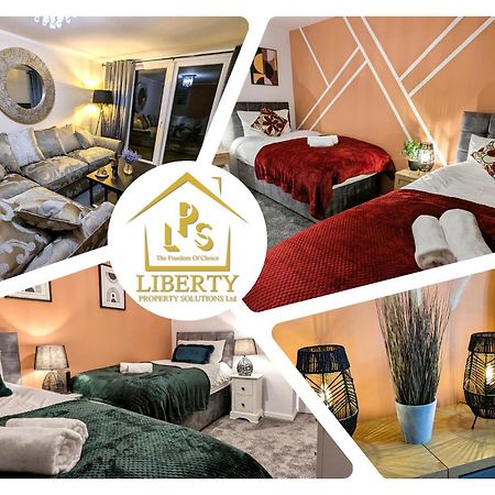 6 Guests * 4 Bedroom * Free Wi-Fi *헌팅던 외부 사진