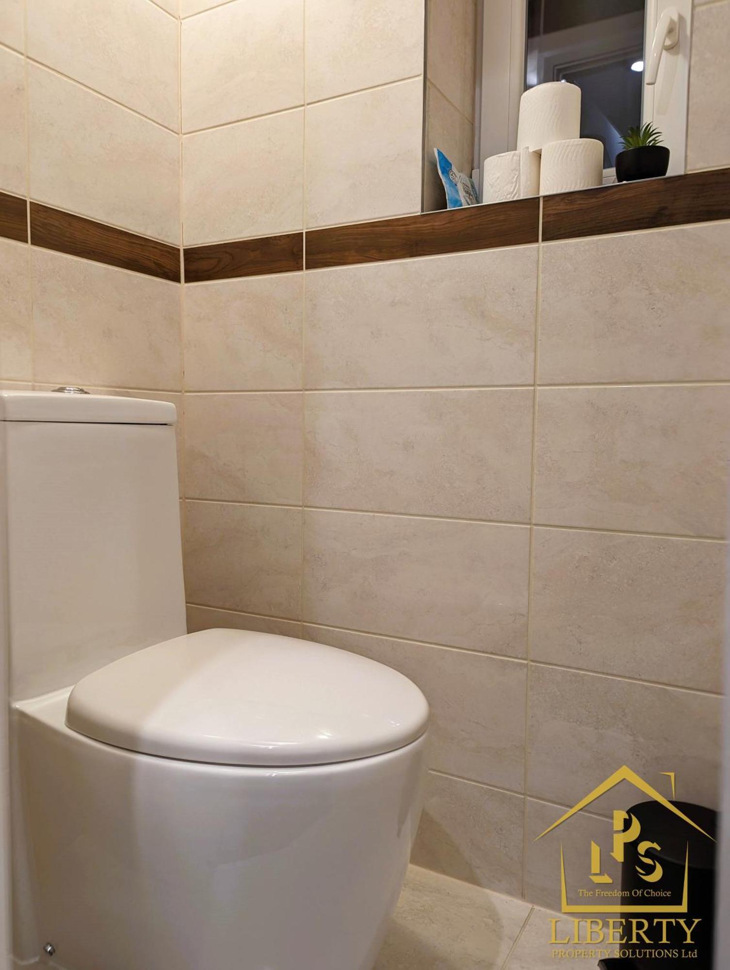 6 Guests * 4 Bedroom * Free Wi-Fi *헌팅던 외부 사진