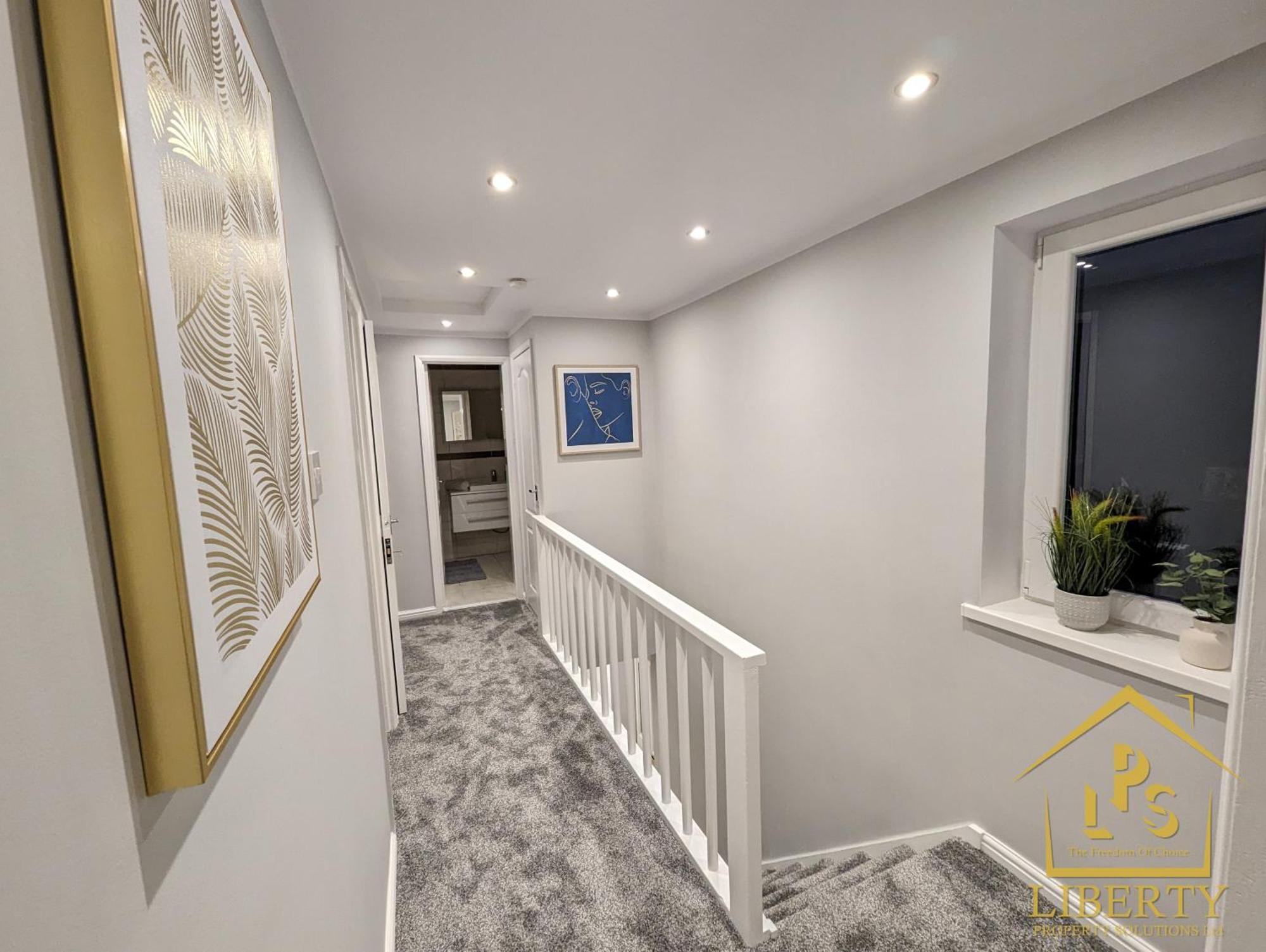 6 Guests * 4 Bedroom * Free Wi-Fi *헌팅던 외부 사진
